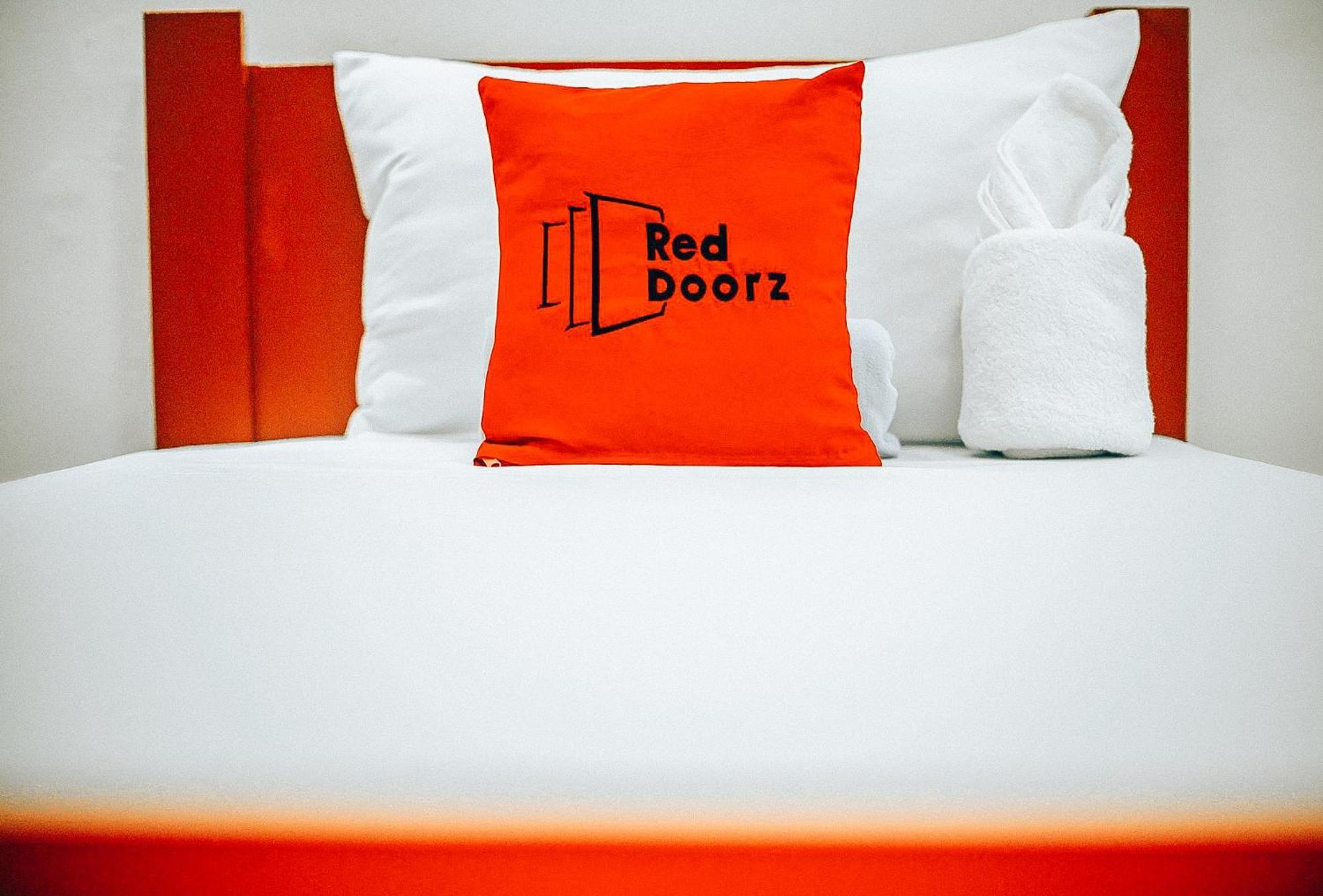 Reddoorz At S & L Apartelle Daraga Albay Легаспи Экстерьер фото